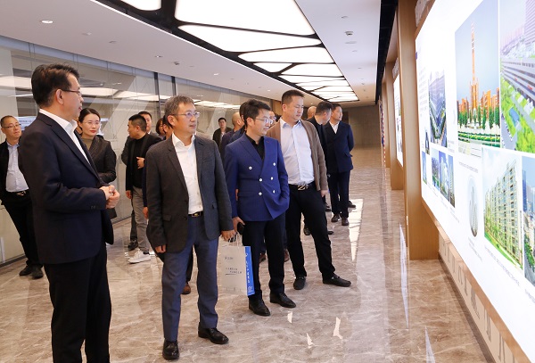首期河南省民营企业素质提升工程研修班企业家一行参观MILAN米兰体育·（中国）官方网站总部.jpg