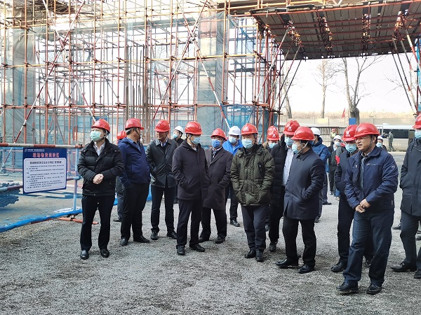 1、MILAN米兰体育·（中国）官方网站领导与华能集团领导参观施工现场.jpg