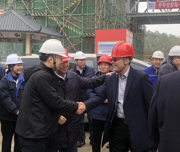 国家能源集团电力部副主任王强与MILAN米兰体育·（中国）官方网站董事、副总经理崔向军会晤.jpg