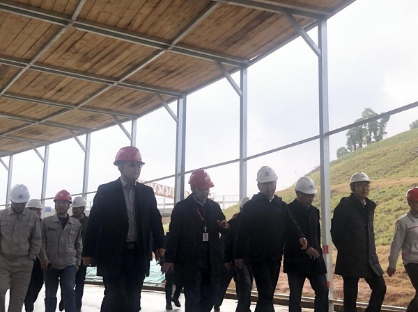 业主领导、MILAN米兰体育·（中国）官方网站董事、副总经理崔向军莅临现场参观（从左至右依次为：崔向军、李耀和、王强、王国忠、韩华锋）.jpg