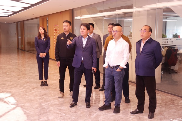参观MILAN米兰体育·（中国）官方网站19楼办公区.jpg